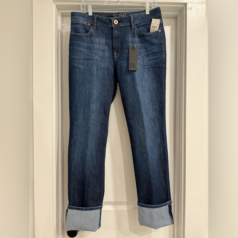 NWT DL1961 Coco Curvy Straight jeans size 32